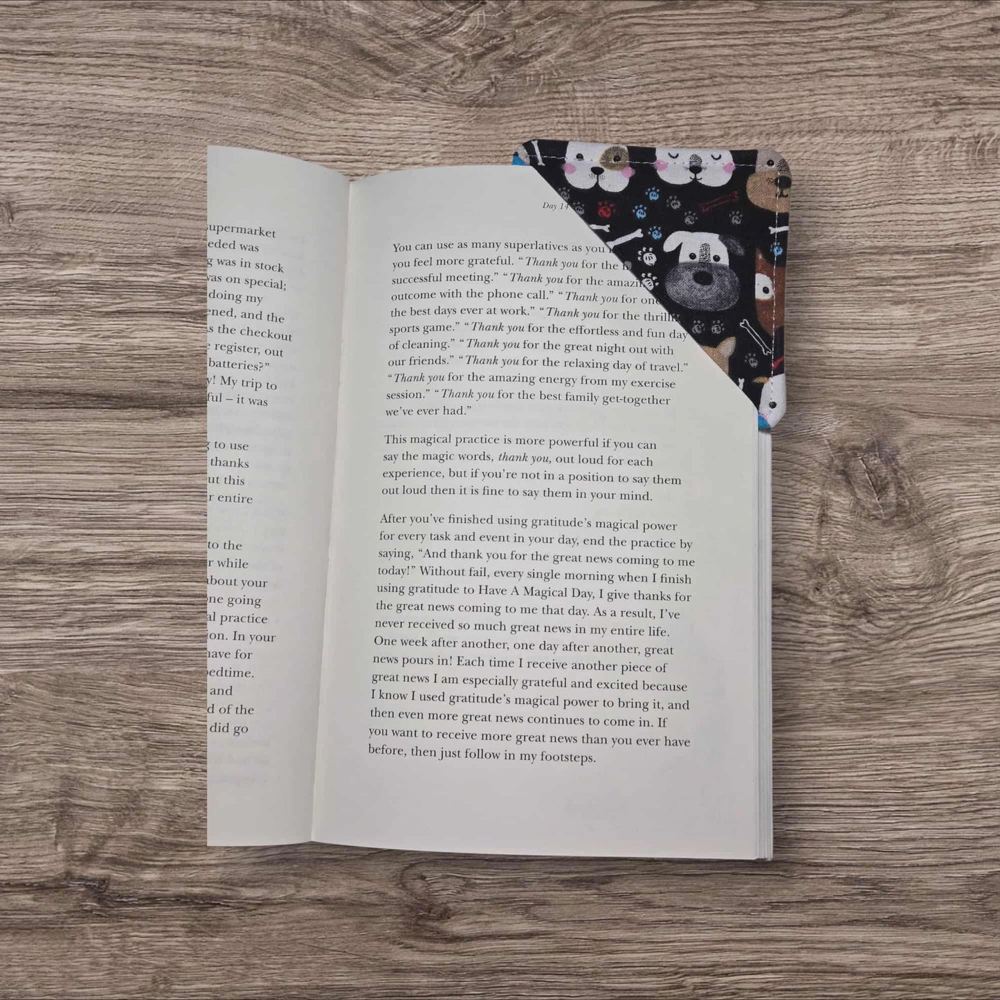 Corner Fabric Bookmark - Peekaboo Puppy Faces