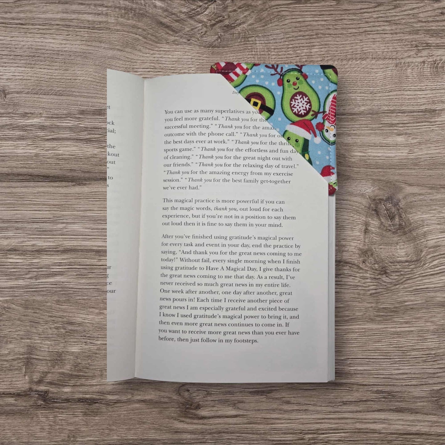 Fabric Corner Bookmark - Christmas Avocados