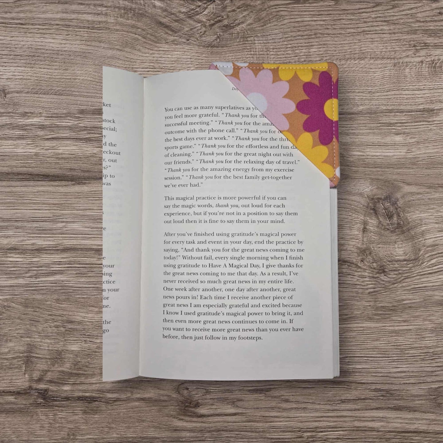 Corner Fabric Bookmark - Flower Power, Pink