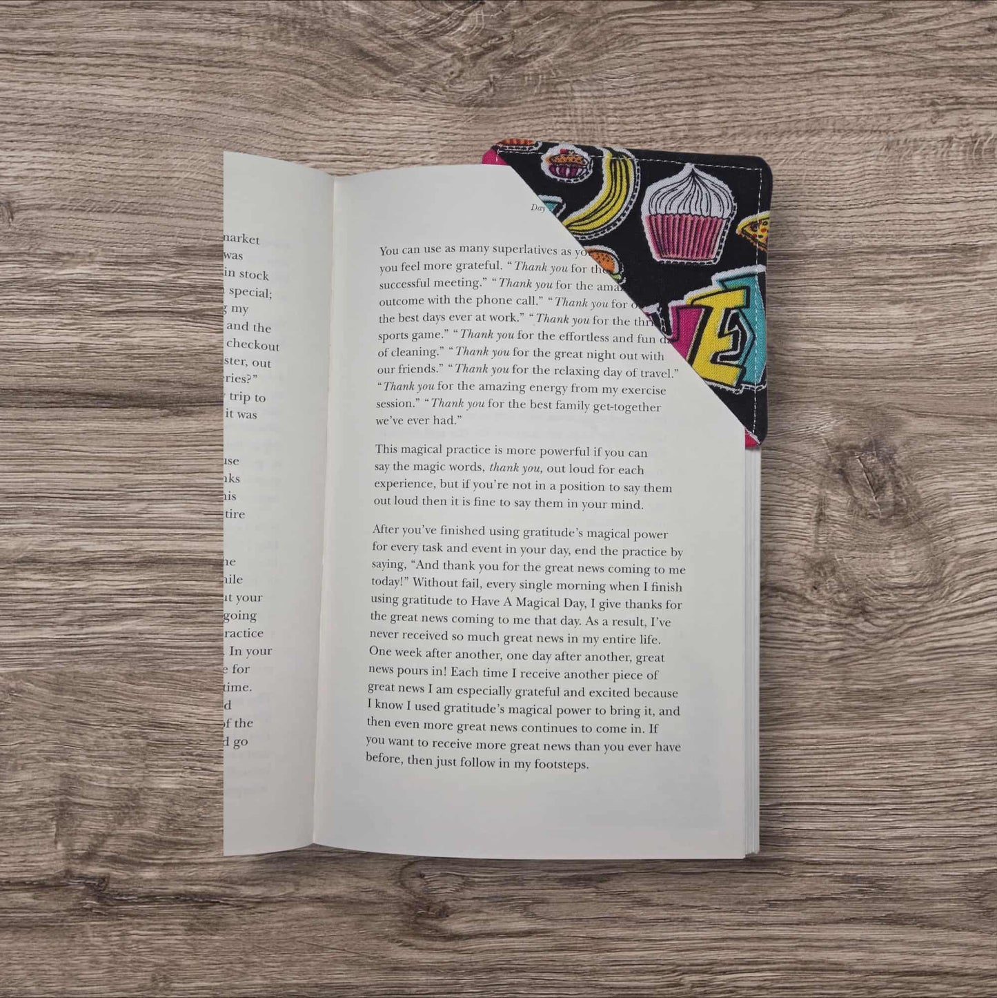 Corner Fabric Bookmark - Groovy Treats