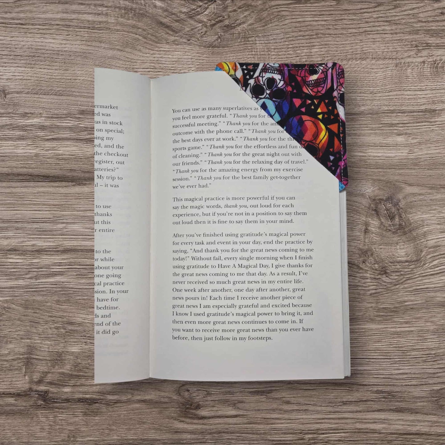 Fabric Corner Bookmark - Skulls on Black