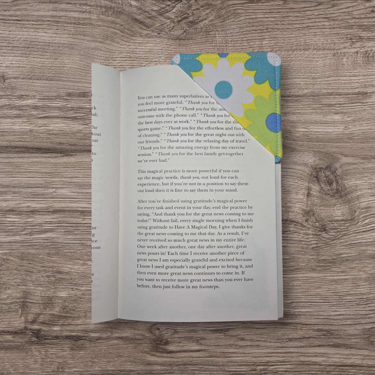 Corner Fabric Bookmark - Flower Power, Blue