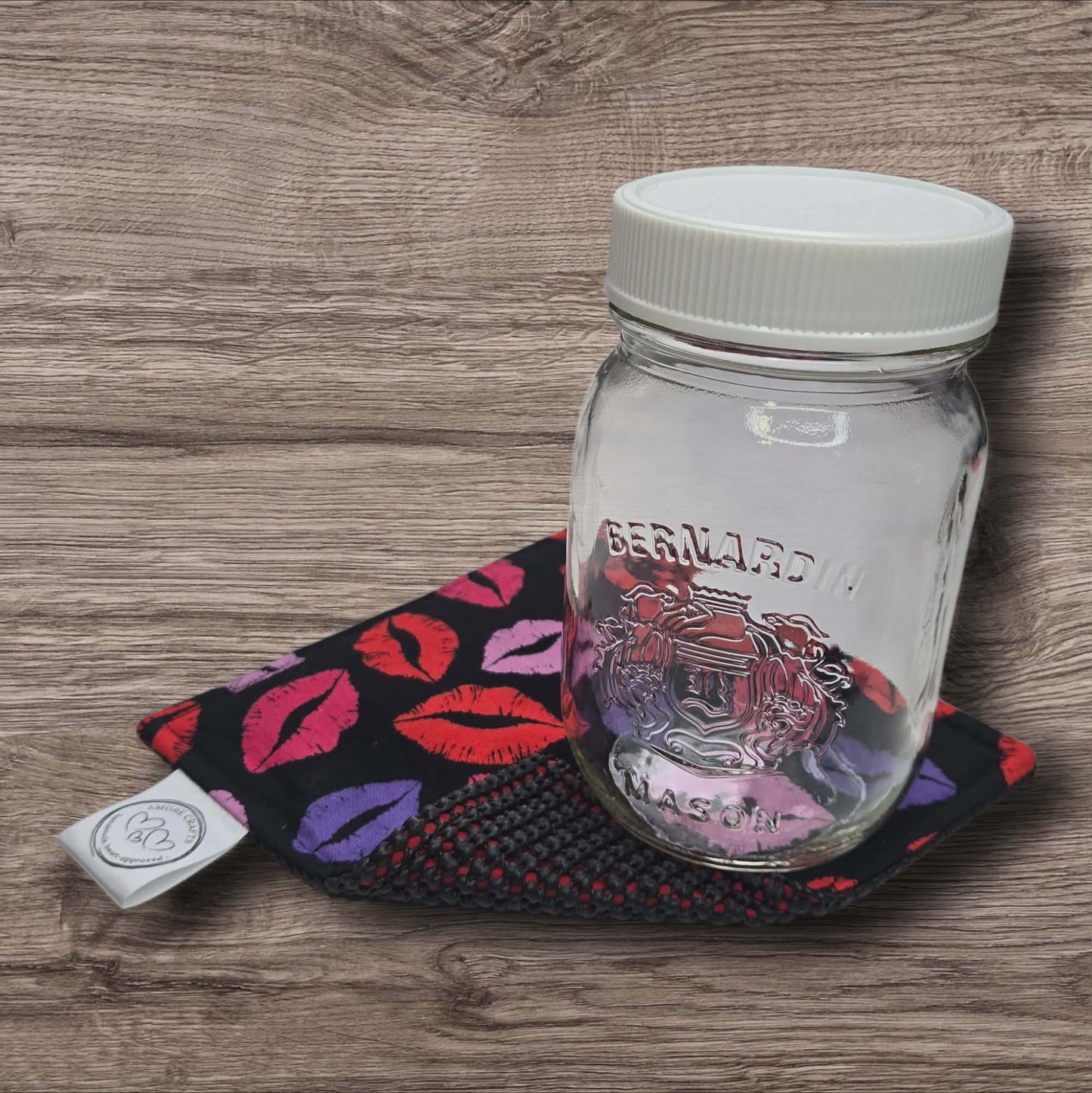 Jar Opener - Sweet Kisses on Black